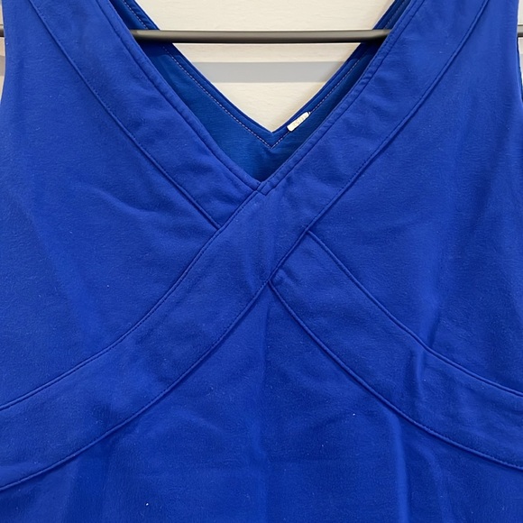 Lululemon workout top. Size 8. - Picture 3 of 3